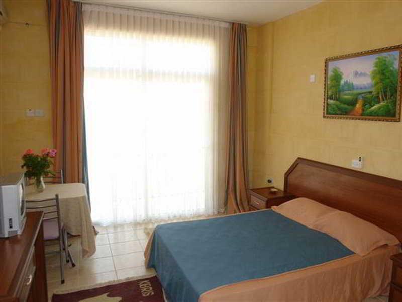 Lapida Garden Hotel Lapithos  Eksteriør billede